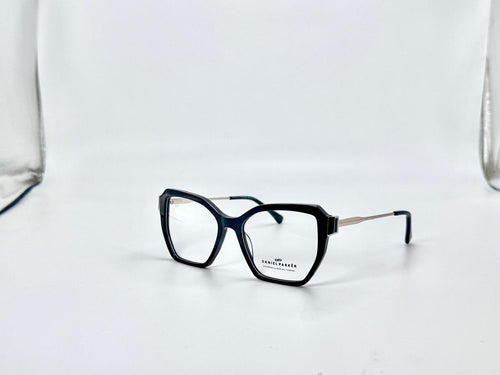 DANIEL PAKER -G8009