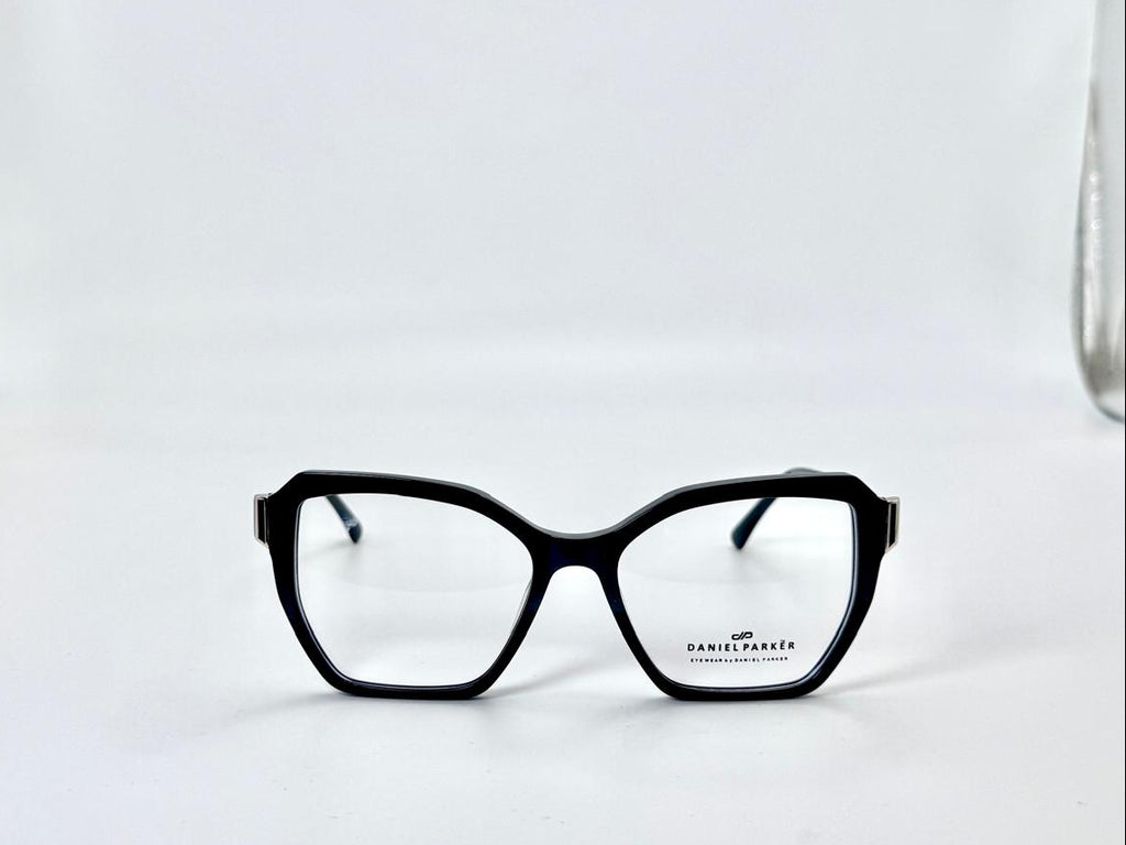 DANIEL PAKER -G8009